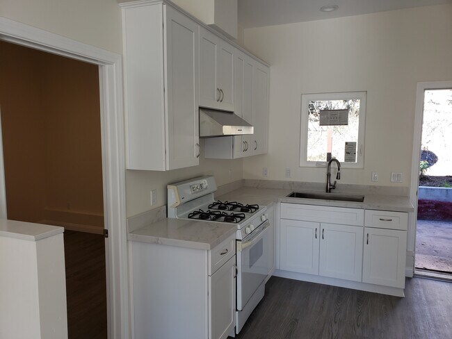 Foto del edificio - 315 Hillside Ct