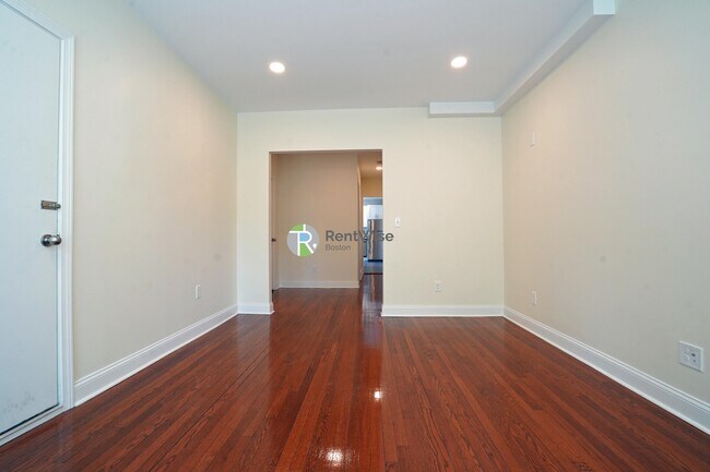 Building Photo - 123 Sutherland Rd