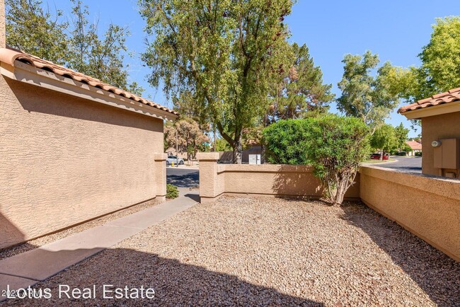 Foto del edificio - 4 br, 3 bath House - 8890 S Grandview Dr.