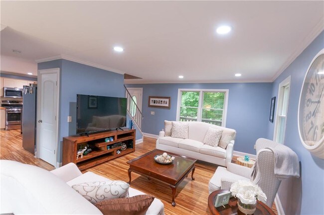 Foto del edificio - 661 Kings Factory Rd