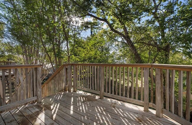 Foto del edificio - 2908 Whisper Oaks Ln