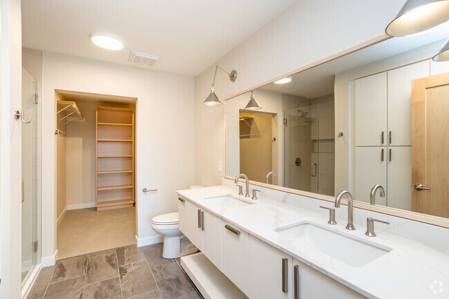 2 habitaciones, 2 baños, 120 metros cuadrados, baño principal - The Dakota Flats at Cherapa Place