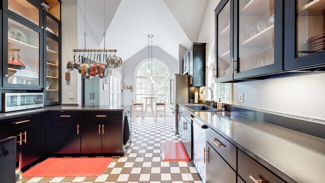 Foto del edificio - 348 Red Feather Ln