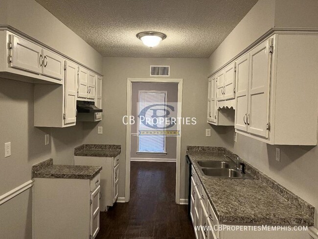 Foto del edificio - 7333 Isherwood Rd