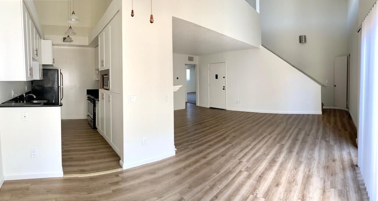 Primary Photo - 14311 Dickens St