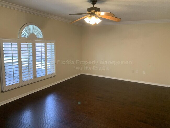 Foto del edificio - 4300 Iveyglen Ave