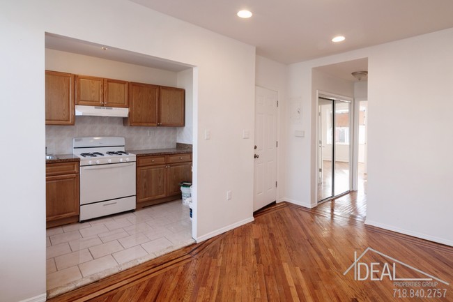 Building Photo - Spotless 1.5 Bedroom in Park Slope