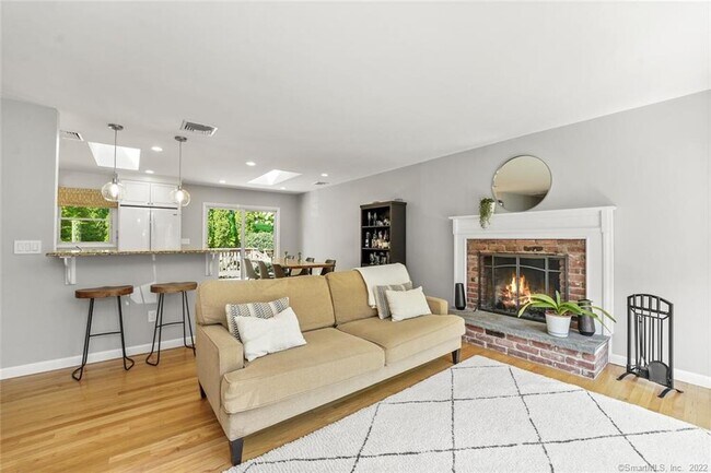 Building Photo - 50 Catoonah St