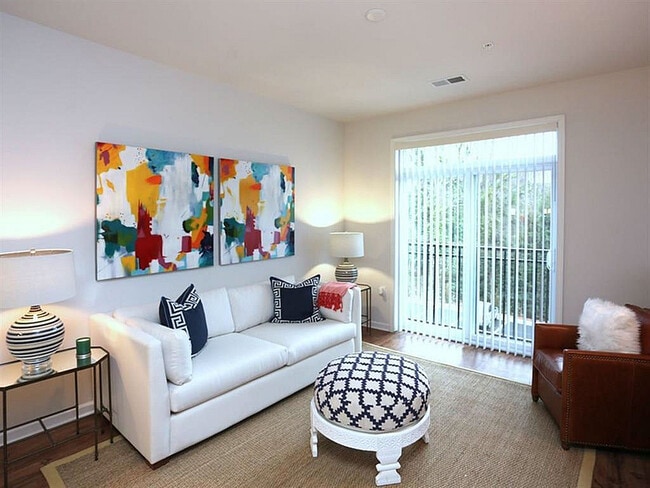 Spacious Living Room - Kirkwood Place