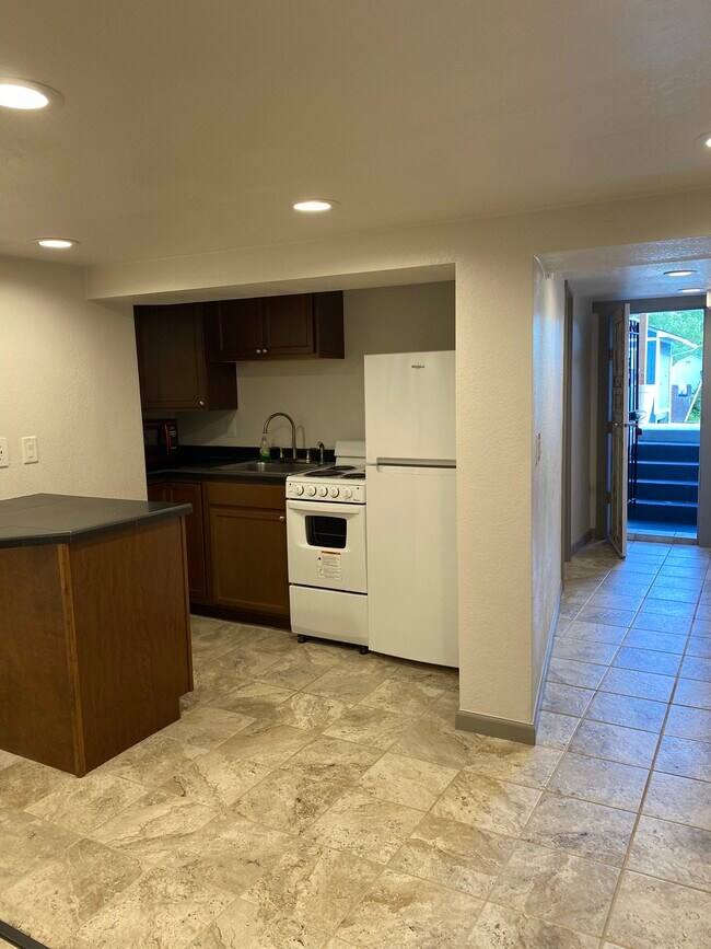 Foto del edificio - 5029 Ames St NE
