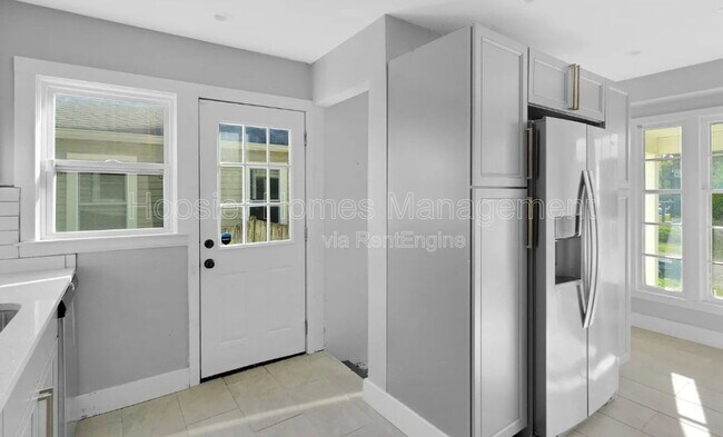 Photo - 5017 Indianola Ave House