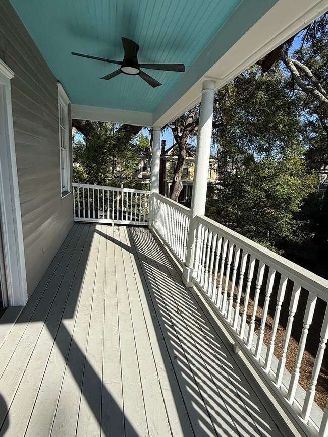 Building Photo - MOVE IN READY