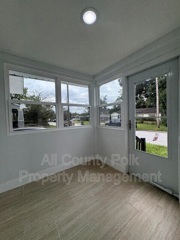Foto del edificio - 1441 Dann St