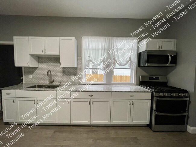 Building Photo - 227 Efner St