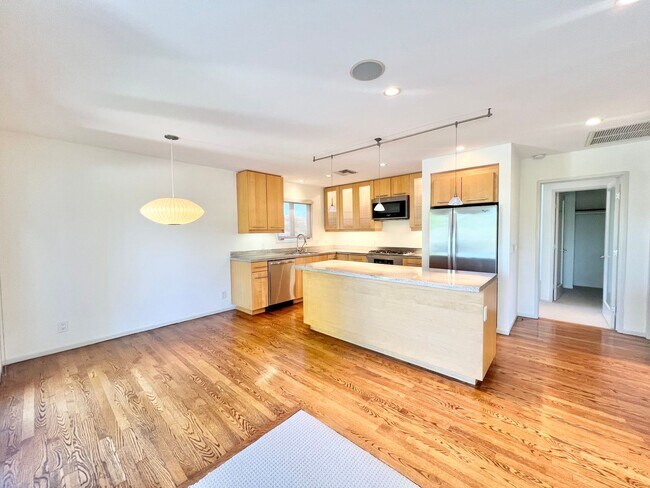 Foto del edificio - Spacious 3BR Bluff Heights Home | Gated Yard, Garage & Modern Upgrades