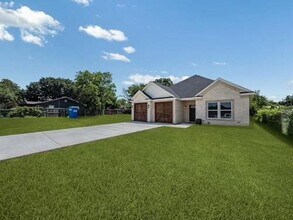 Building Photo - 2033 S Edgewood Terrace