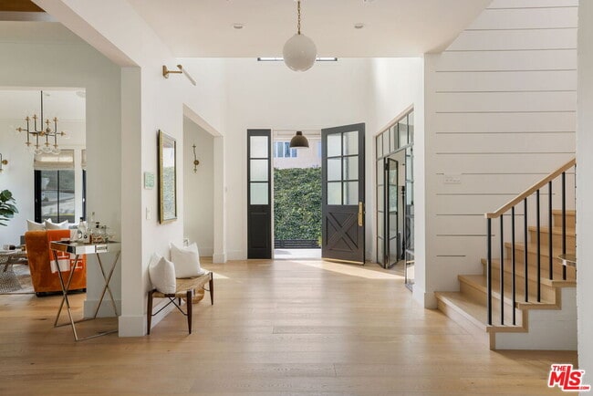 Building Photo - 16101 Royal Mt Dr