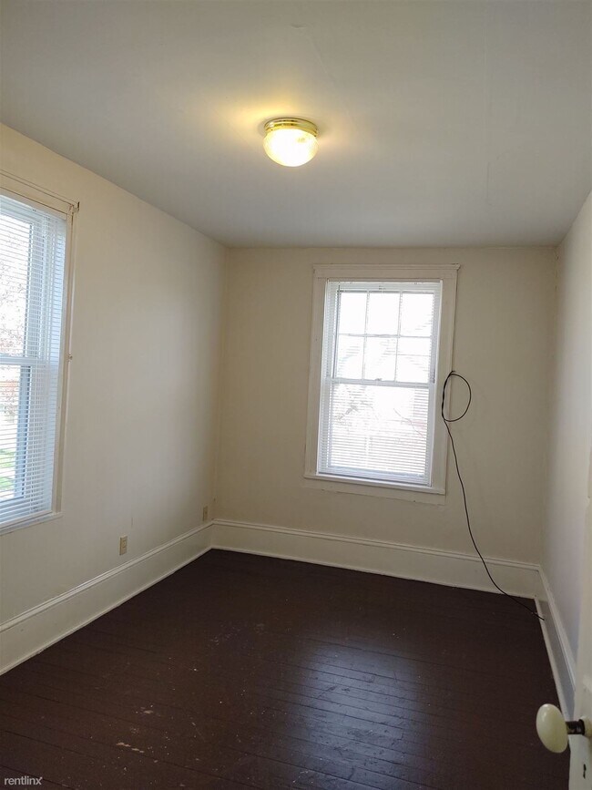 Foto del edificio - 3 br, 1 bath House - 239 Maple St