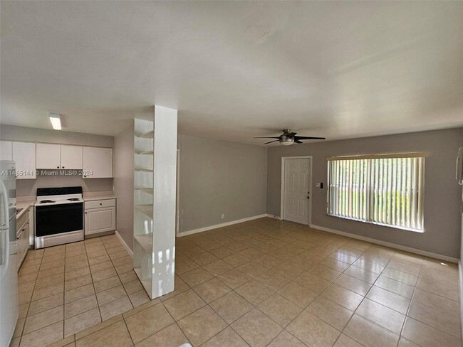 Foto del edificio - 1544 NW 6th Ave