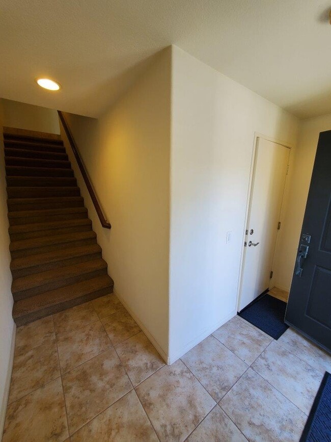 Entry - Direct Garage Access - 830 Silk Tree