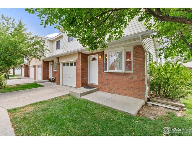 Building Photo - 678 Eagle Dr