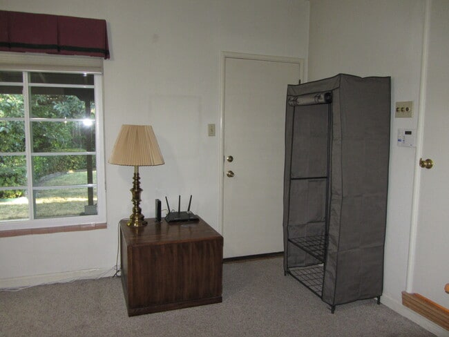 Building Photo - 1220 W Mendocino Ave