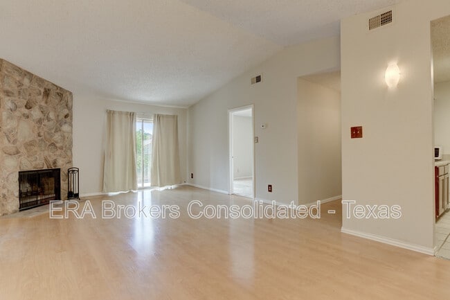 Building Photo - 4119 Castlewood