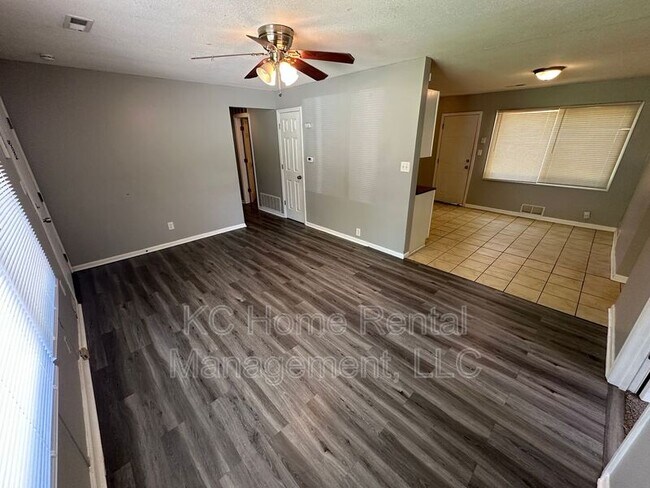 Foto del edificio - 7707 E 113th St