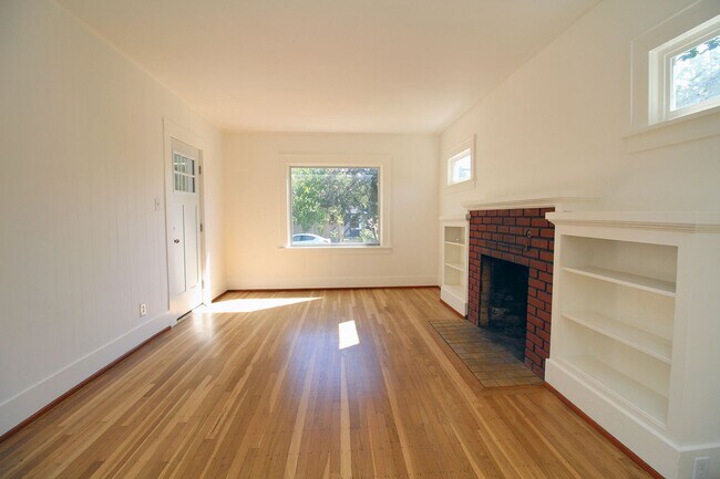 Foto del edificio - 3705 NE 66th Ave