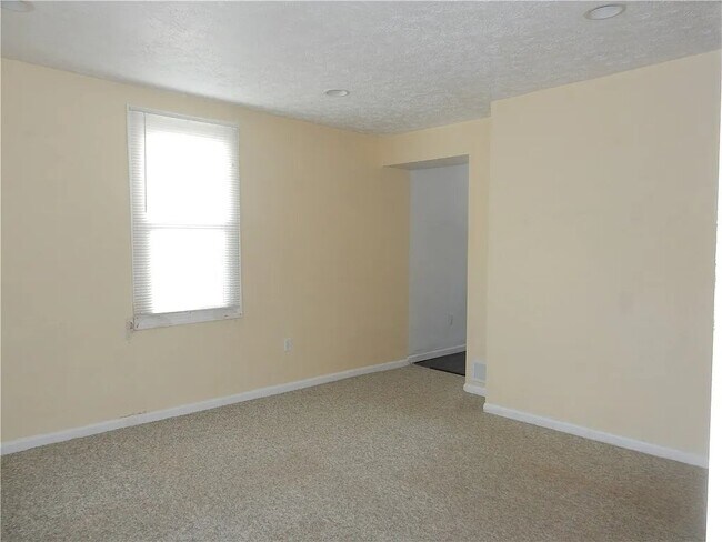 Building Photo - 2408 Eiler Ave