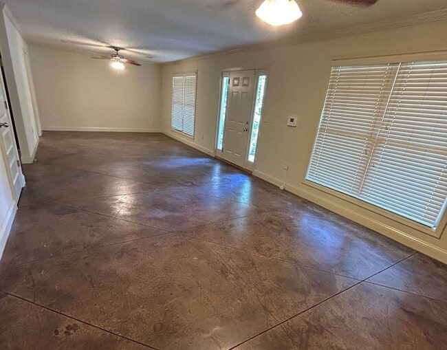 Building Photo - PRE-LEASING FOR AUGUST 2026!
