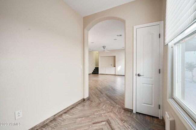 Foto del edificio - 3853 E Sabra Ln