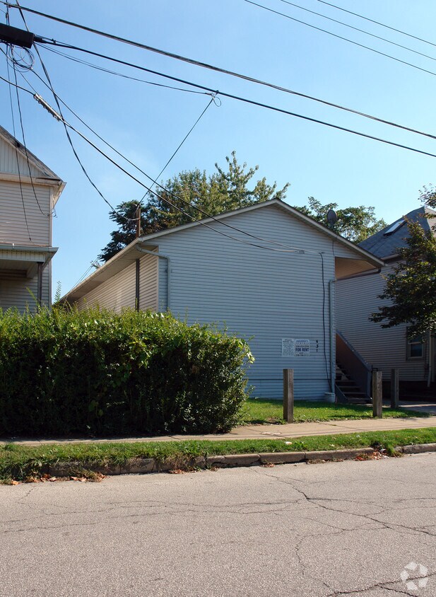Building Photo - 431 Sherman St