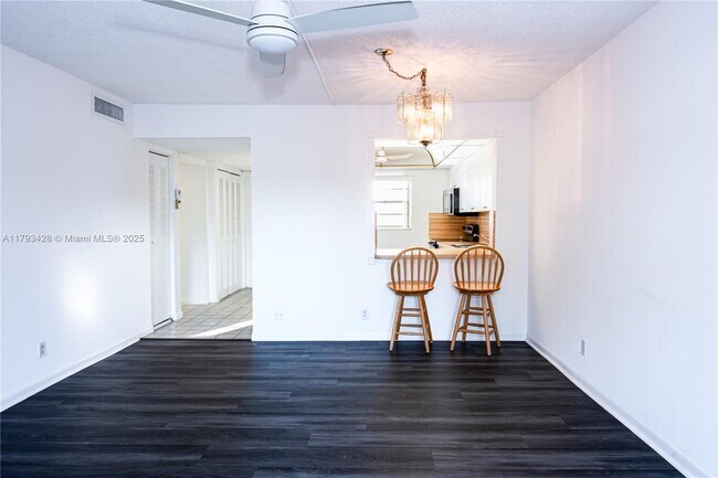 Foto del edificio - 5100 SW 90th Ave