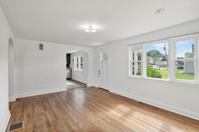 Building Photo - Lovely 3BD/2BA Home in Coatesville!
