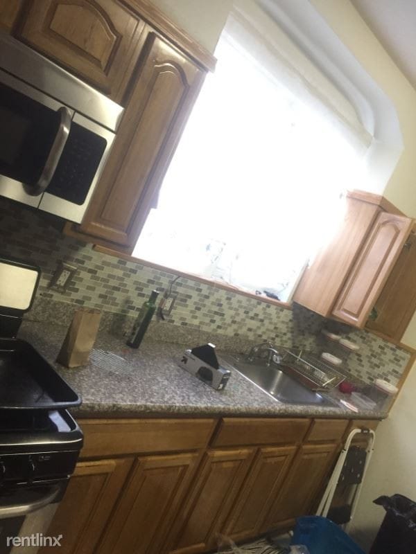 Building Photo - 3 br, 1 bath Apartment - 948 E 37th St