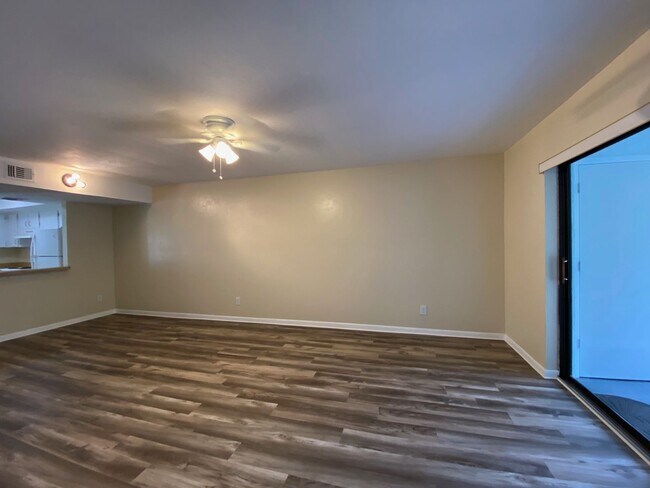 Building Photo - ANNUAL RENTAL - 2 Bed / 2 Bath CONDO IN PINE HAVEN