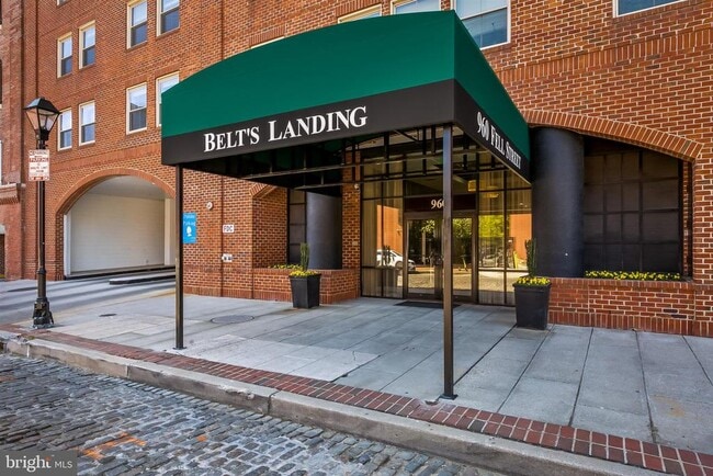 Building Photo - 960 Fell St