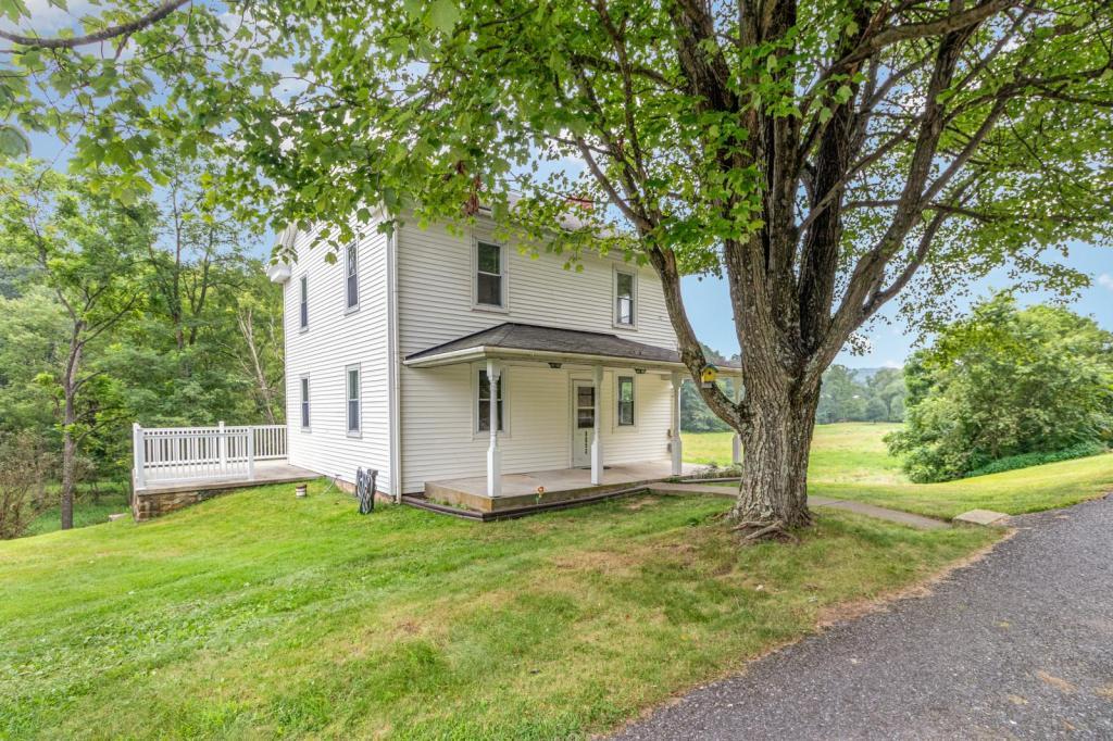 Foto principal - 8053 Spring Rd
