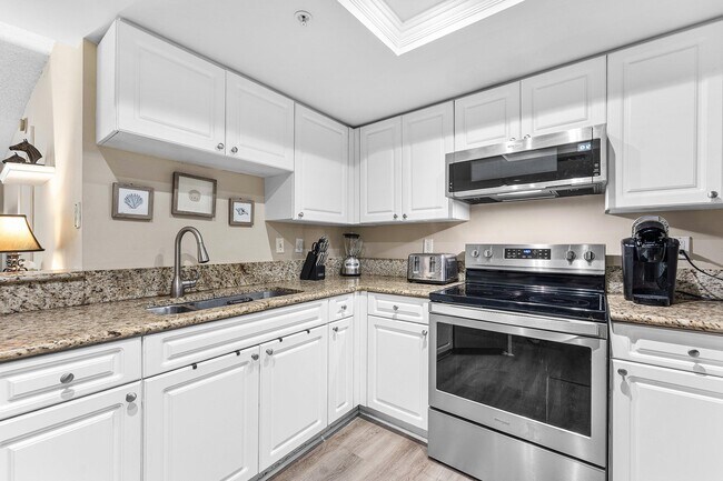 Foto del edificio - 1000 Crestwood Ct S