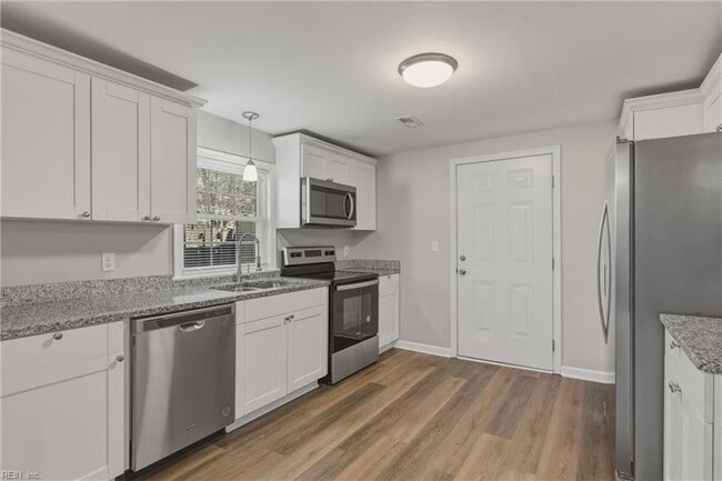 Photo - 720 Forbes St House