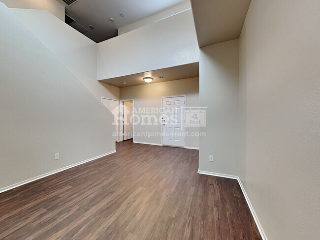 Foto del edificio - 7009 River Meadows Avenue