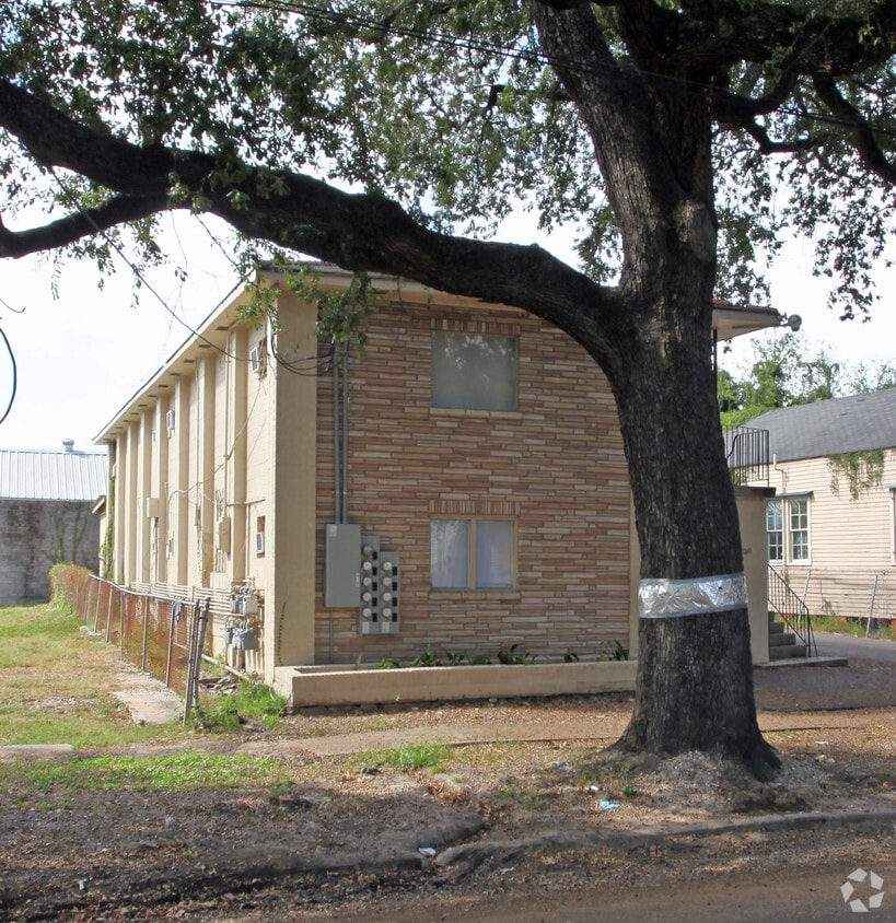 Building Photo - 2210 Bienville Ave
