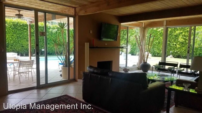 Foto del edificio - 3 br, 2 bath House - 981 N Rose Ave