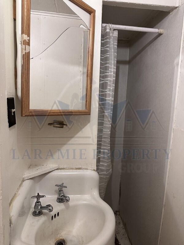 Building Photo - 912 Park