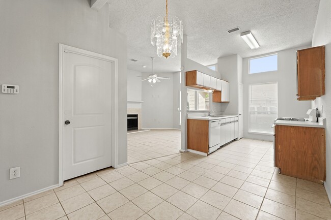 Foto del edificio - 6319 Southwood Ct N