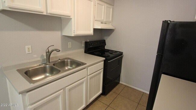 Building Photo - 145 S Doran