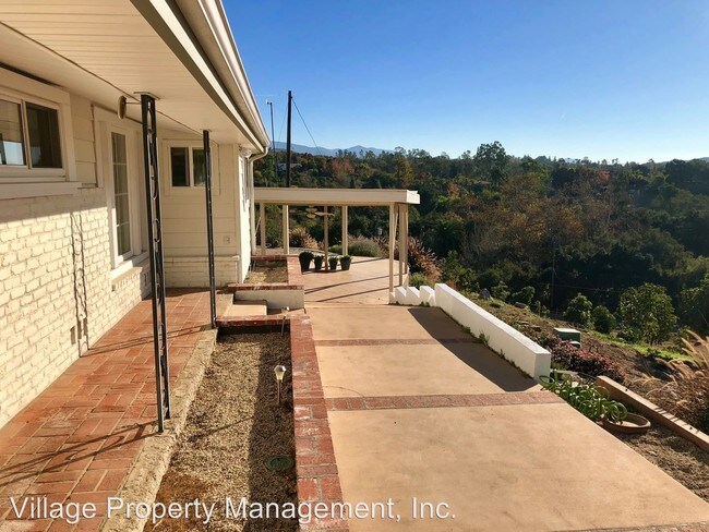 Building Photo - 1133 Live Oak Park Rd S
