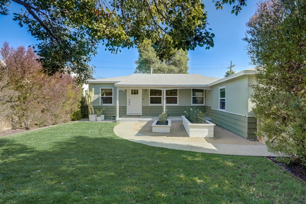 Primary Photo - 8512 Ramsgate Ave