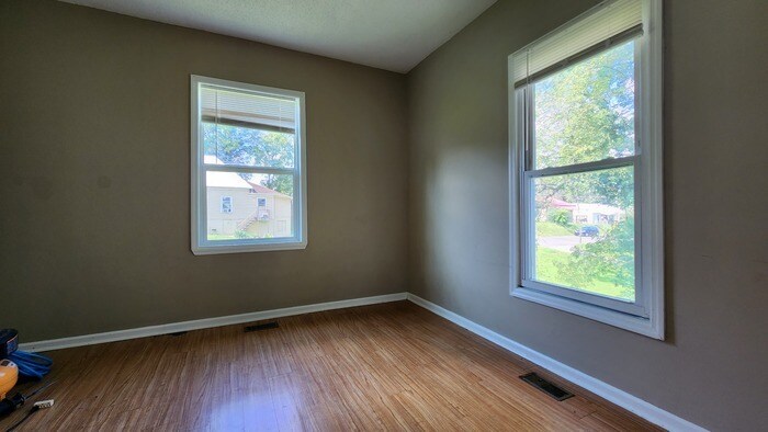 Foto del edificio - Updated Cottage for Lease